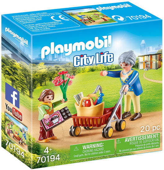 Petite fille et grand mère Playmobil