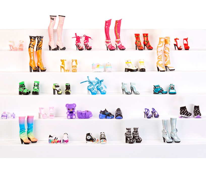 Une paire de chaussures pour poupée - Rainbow High