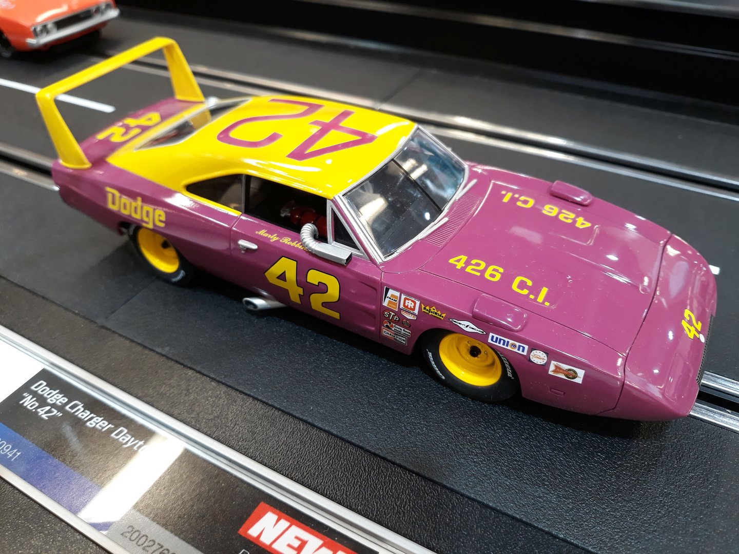 Carrera Digital 132 Dodge Charger Daytona No.42